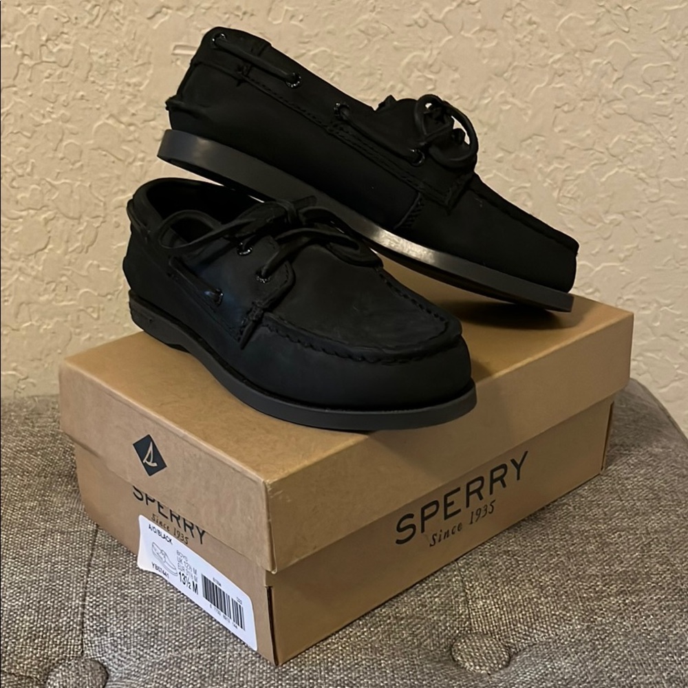 Sperry Black Boat Shoes Classic Nautical Design
